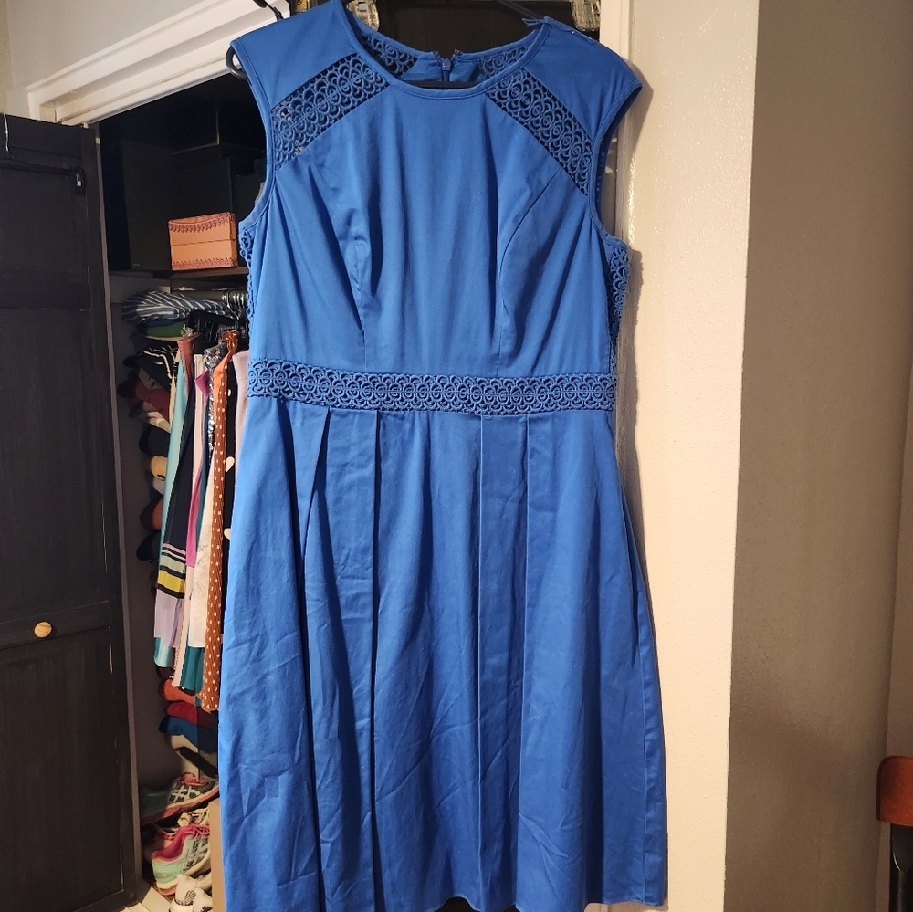 Adrianna Papell Blue Sleeveless Dress